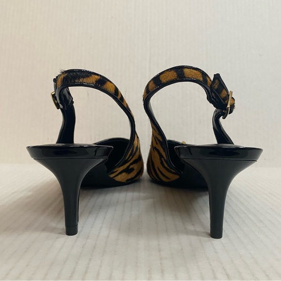 New MICHAEL MICHAEL KORS
Parker Flex Tiger Print Calf Hair
Pump - Picture 5 of 6